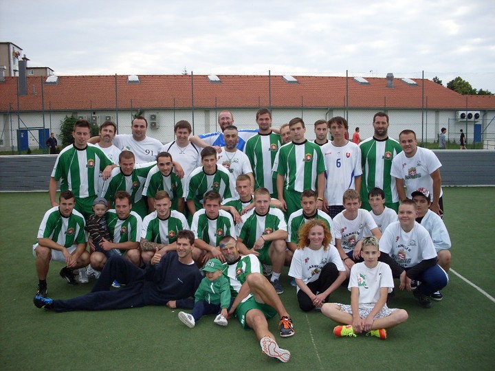 Hokejisti porazili fanklub až po penaltách